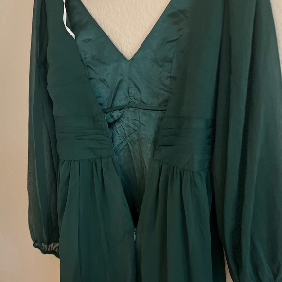 NWOT Enchant My Love Emerald Green V-Neck Long Sleeve Maxi Dress - Picture 6 of 7